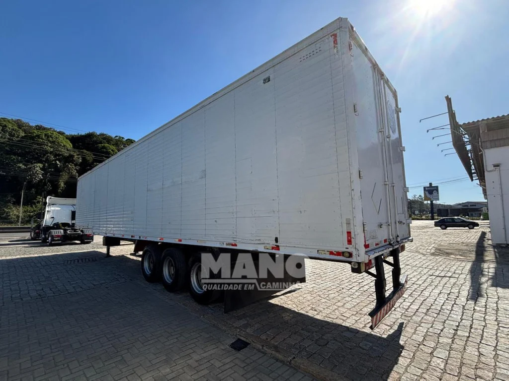 Carreta Guerra Baú Rebaixada 3 Eixos – 1999/2000